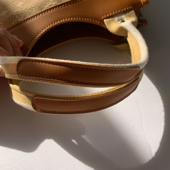 NEW! Authentic LV square bag - Picture 8 of 9